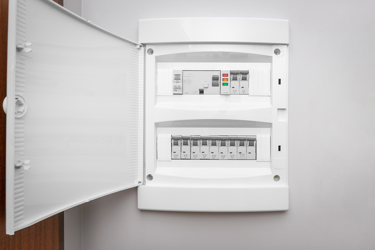 Über­spannungs­schutz bei Klug & Schwartz Elektrotechnik GmbH in Neuental-Zimmersrode