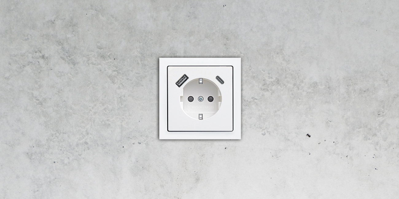 SCHUKO® USB-Steckdose bei Klug & Schwartz Elektrotechnik GmbH in Neuental-Zimmersrode